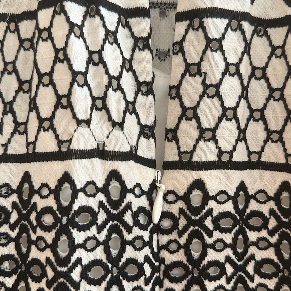 NWT H Halston Black and White Eyelet Lace Gown Dress - size 0 - Prom Formal - Picture 6 of 7